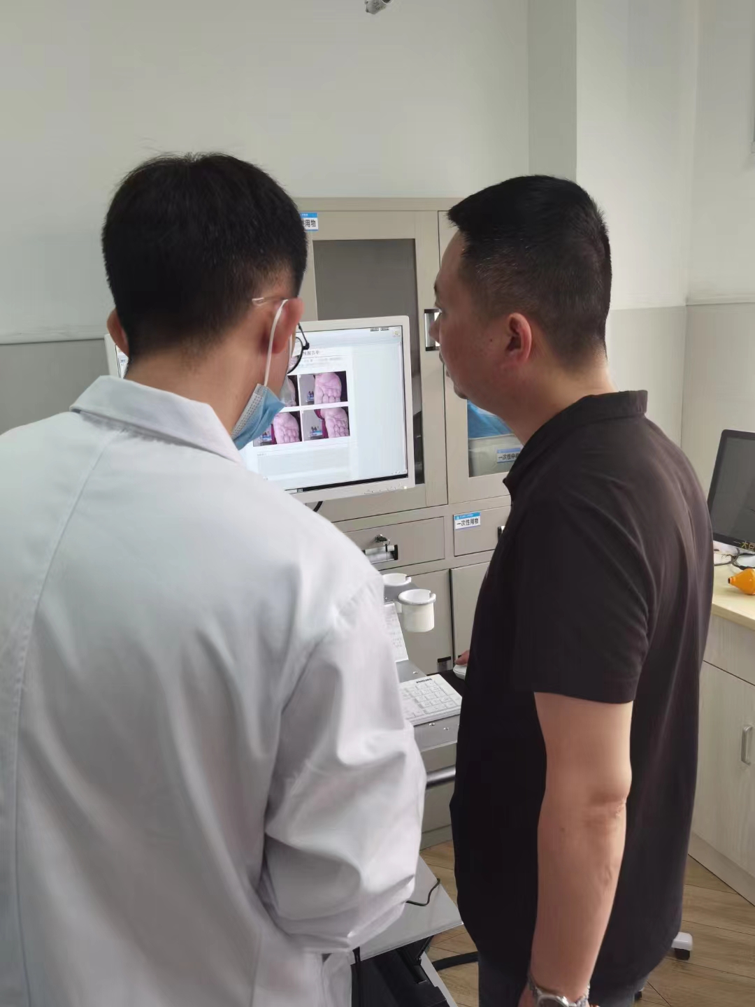 【大豆醫(yī)療】湖南省岳陽市某醫(yī)院肛腸檢查系統(tǒng)DD-400型裝機(jī)培訓(xùn)